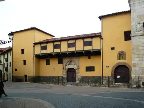 Monasterio de la Inmaculada de León pastas artesanas en el centro