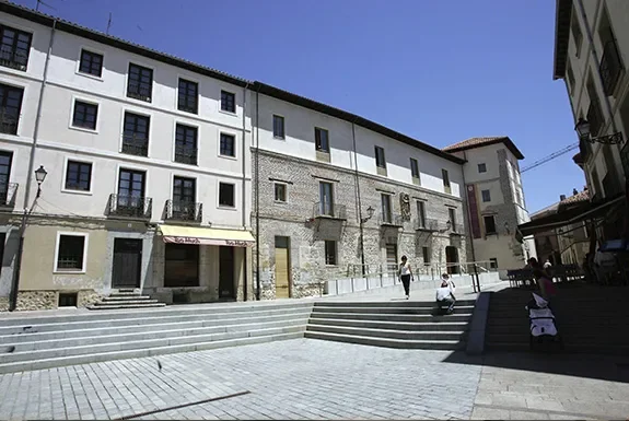 Plaza Don Gutierre en León rincón con encanto del casco antiguo